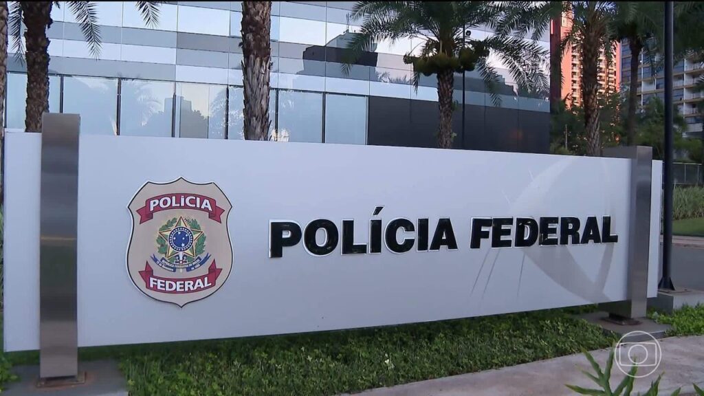 Cid vai implicar Braga Netto quando for ouvido no STF, diz defesa; PF suspeita que ele descumpriu delação | Blog da Camila Bomfim