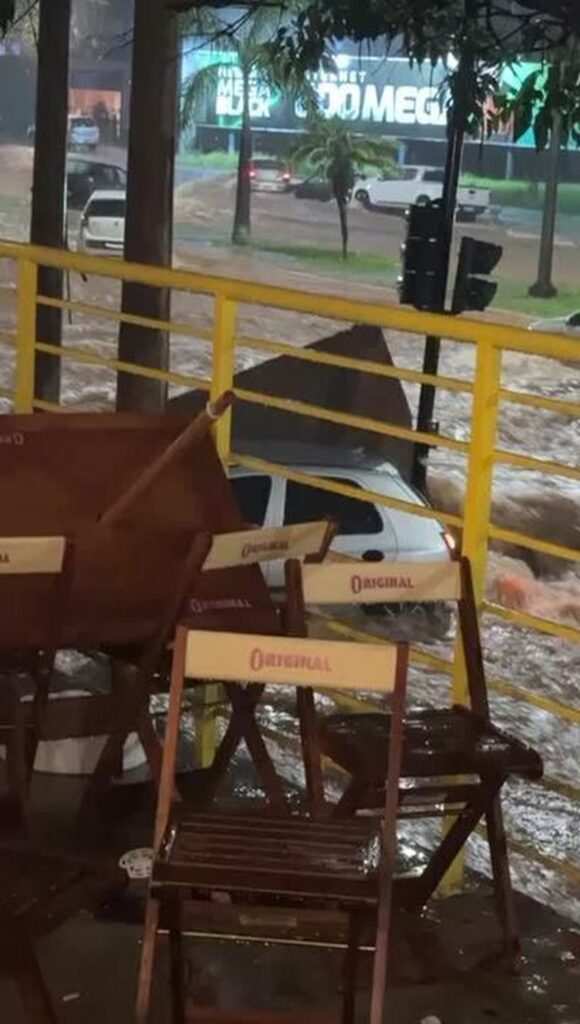 Forte chuva deixa uma pessoa morta em Uberlândia (MG) neste domingo | Brasil