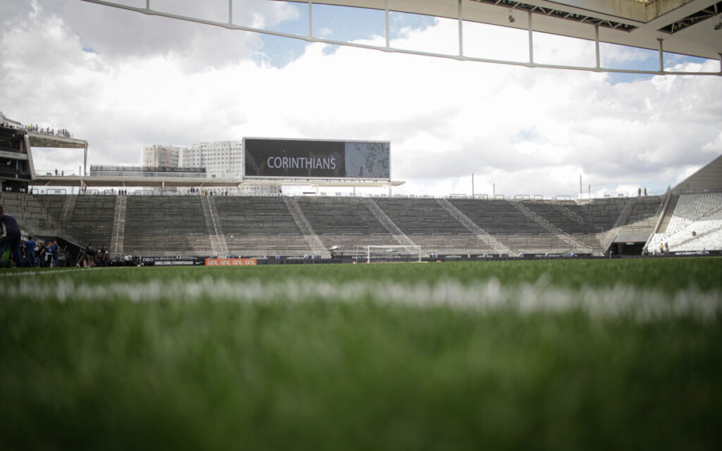 Confusão entre torcedores de Vasco e Corinthians acaba com oito detidos | Esporte