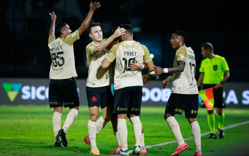 Vasco acumula tropeços e se atrapalha na luta por vaga na Libertadores | Vasco