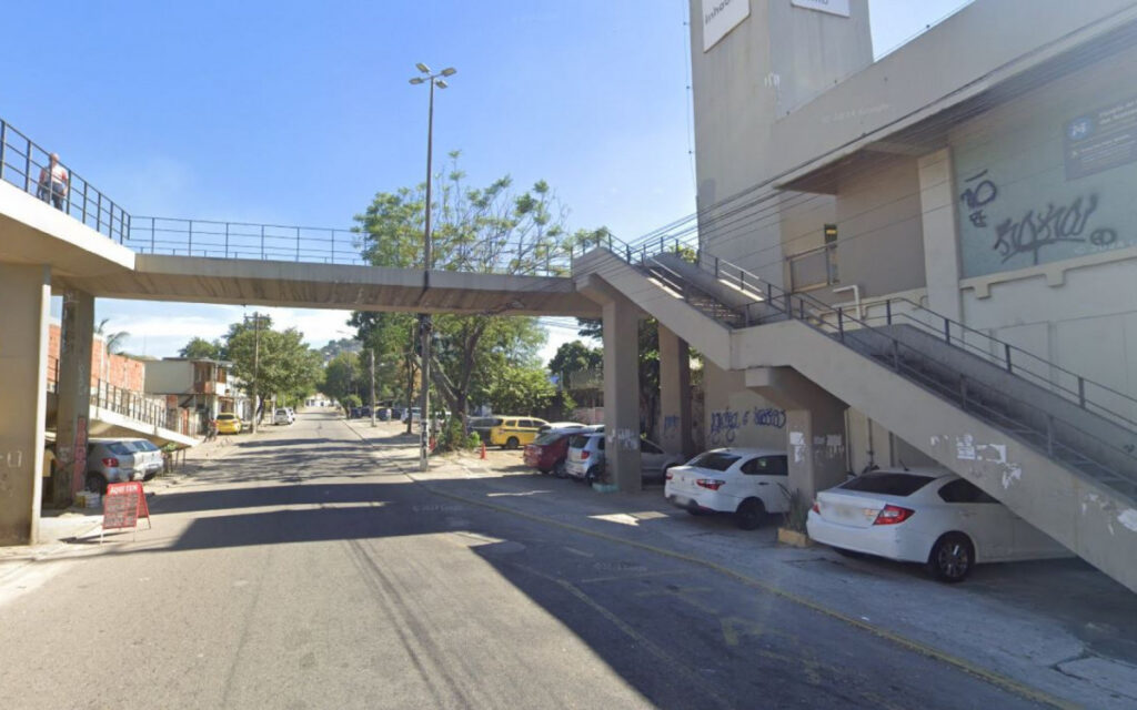 Veículo é roubado na Avenida Martin Luther King Jr.; internautas relatam arrastão | Rio de Janeiro