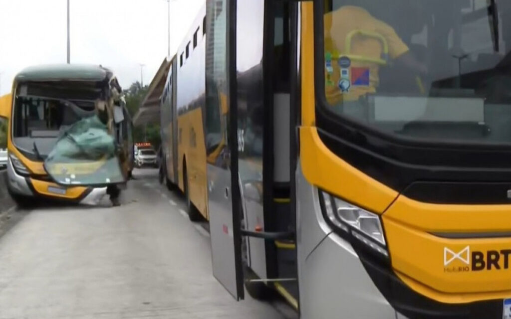 Acidente entre dois ônibus do BRT deixa 29 pessoas feridas na Barra | Rio de Janeiro