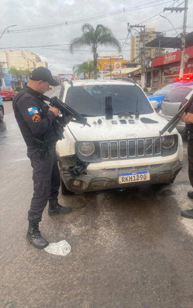 PM prende quatro suspeitos por roubo de carga após tentativa de fuga, em Itaboraí | Rio de Janeiro