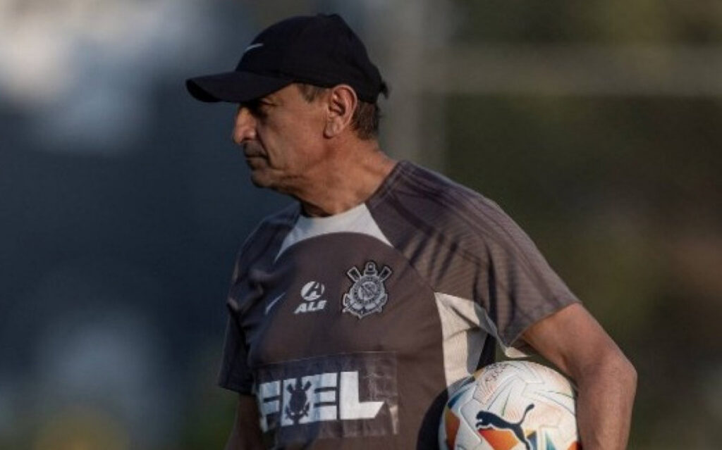 Arrancada faz Ramón Díaz ficar perto de permanecer no Corinthians em 2025 | Esporte