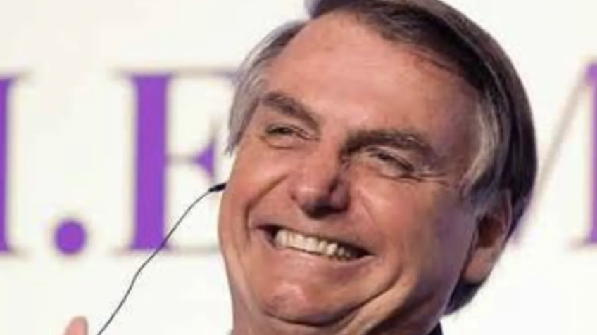 Bolsonaro vira meme nas redes sociais após ser indiciado pela PF