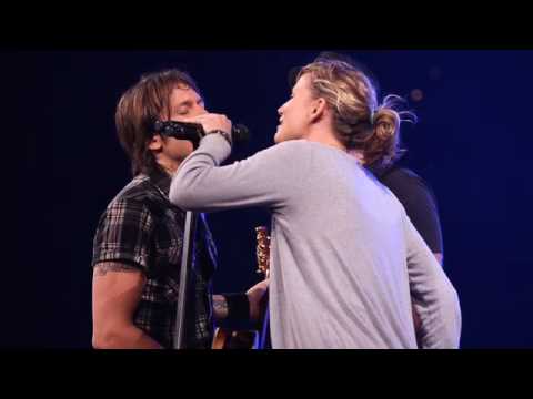 Keith Urban, Sugarland sing Seven Bridges Road by The Eagles