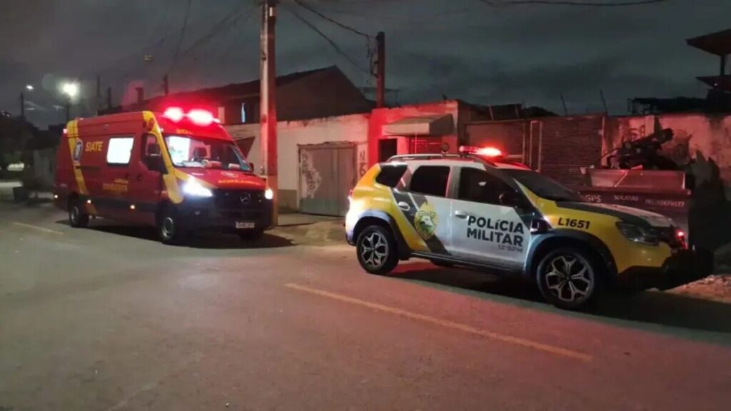 Embriagada, mulher esfaqueia marido na cabeça: “Sou ciumenta”