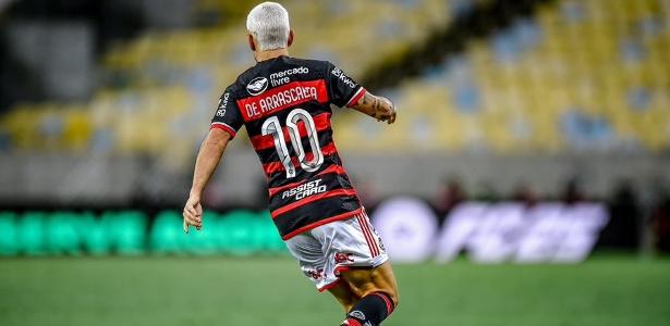 Deixem a camisa 10 do Flamengo em paz