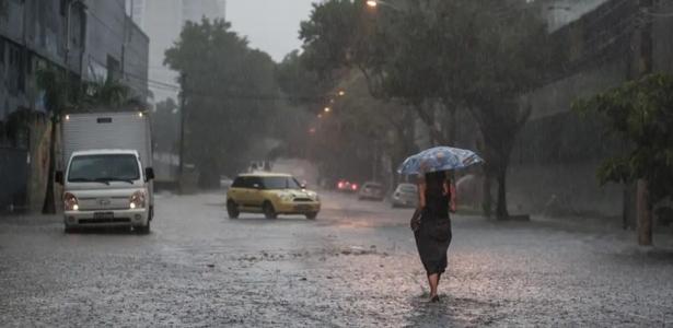 Por que chove tanto? Nova ZCAS deve trazer temporais e exige atenção