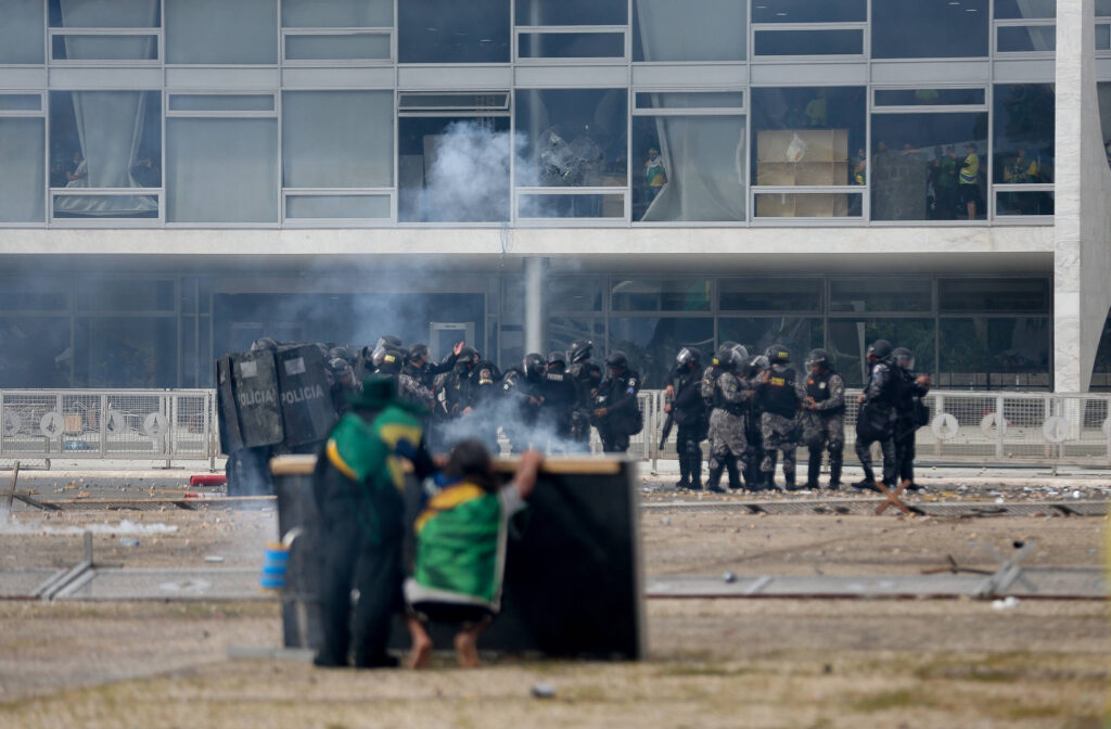 Neste 8 de janeiro, lembre-se: o PT não é a democracia – 06/01/2025 – Joel Pinheiro da Fonseca