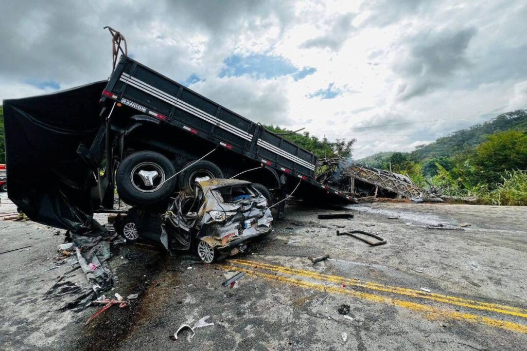 MG: Motorista de carreta de acidente com 39 mortos é preso – 21/01/2025 – Cotidiano