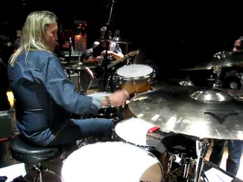 Nicko McBrain: “Where Eagles Dare” on Tichy’s kit!