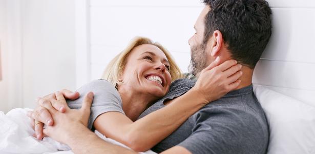 Rotina acabou com o tesão após anos de casamento? Não para este casal