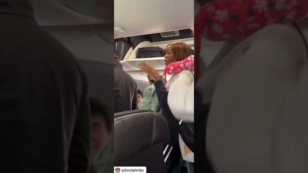 Gillie Da Kid Doing Eagles Chant On Plane #gilliedakid #gilliedaking #superbowl #Eagles #nfl #mdwog