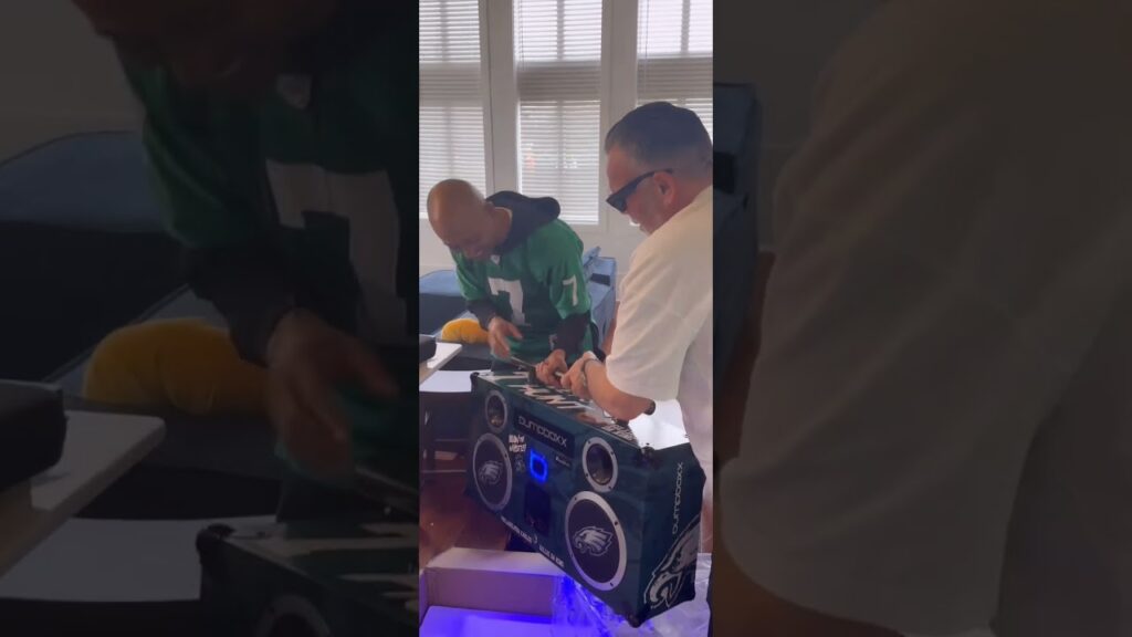 Gillie Da Kid Gets A Customized Eagles Boombox #gilliedakid #gilliedaking #eagles #philadelphia #nfl