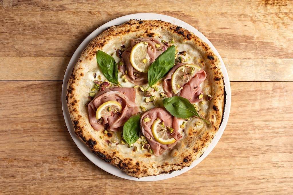 Seo Basilico faz pizza napolitana sem amarras – 21/02/2025 – Restaurantes
