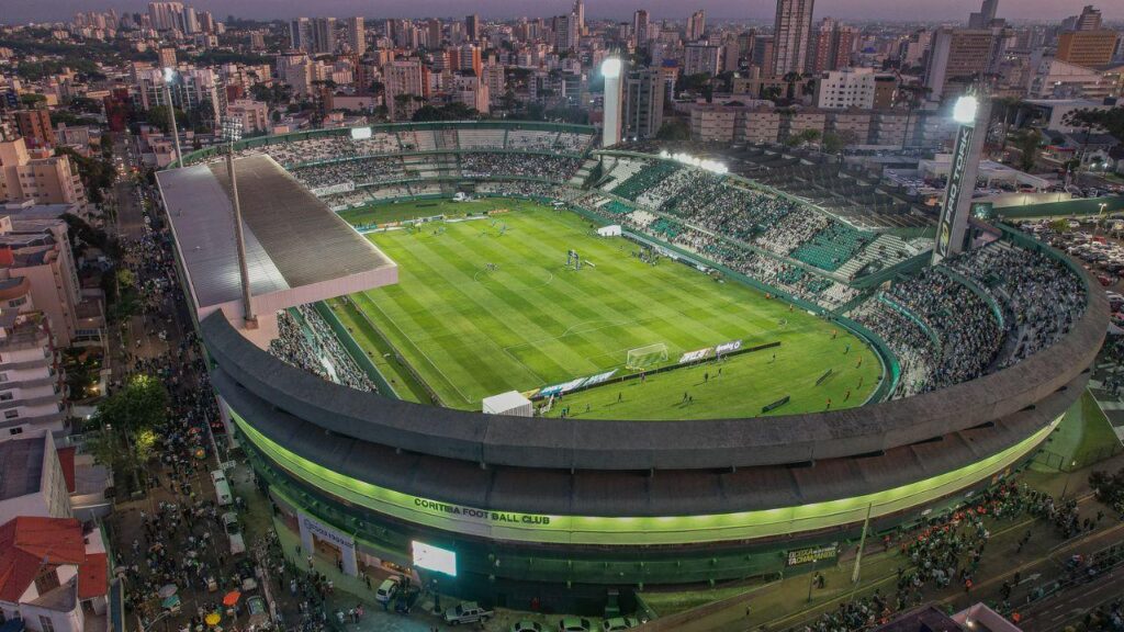 Coritiba é condenado com perda de mandos de campo por racismo