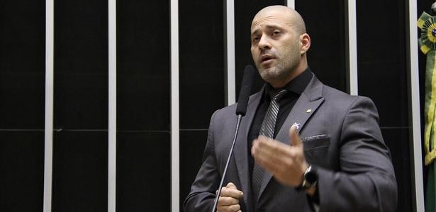 Moraes nega indulto e manda Daniel Silveira para o semi-aberto