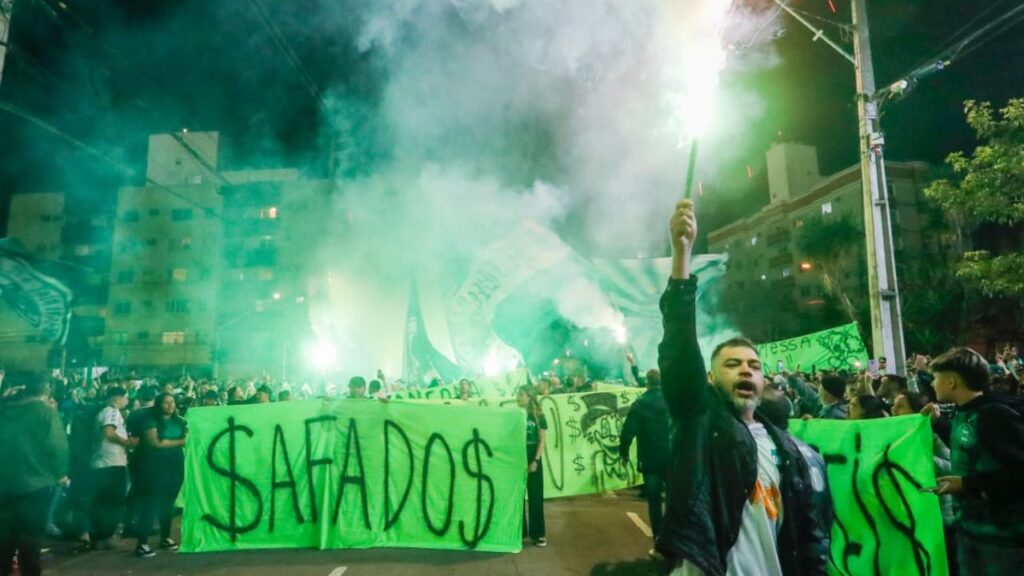 torcida promete protesto em decisão contra Maringá