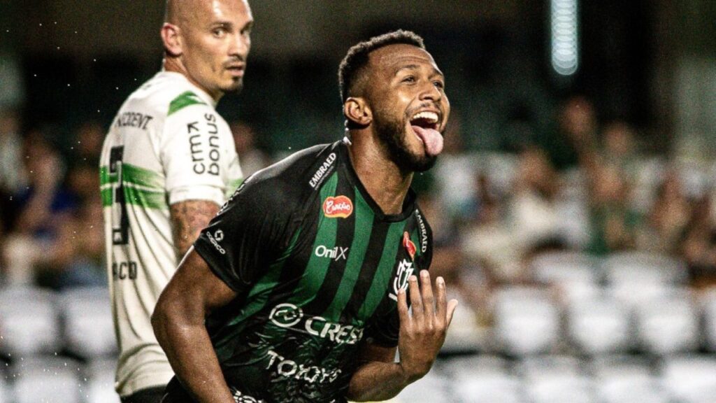 Maringá provoca Coritiba após vaga na semifinal do Paranaense