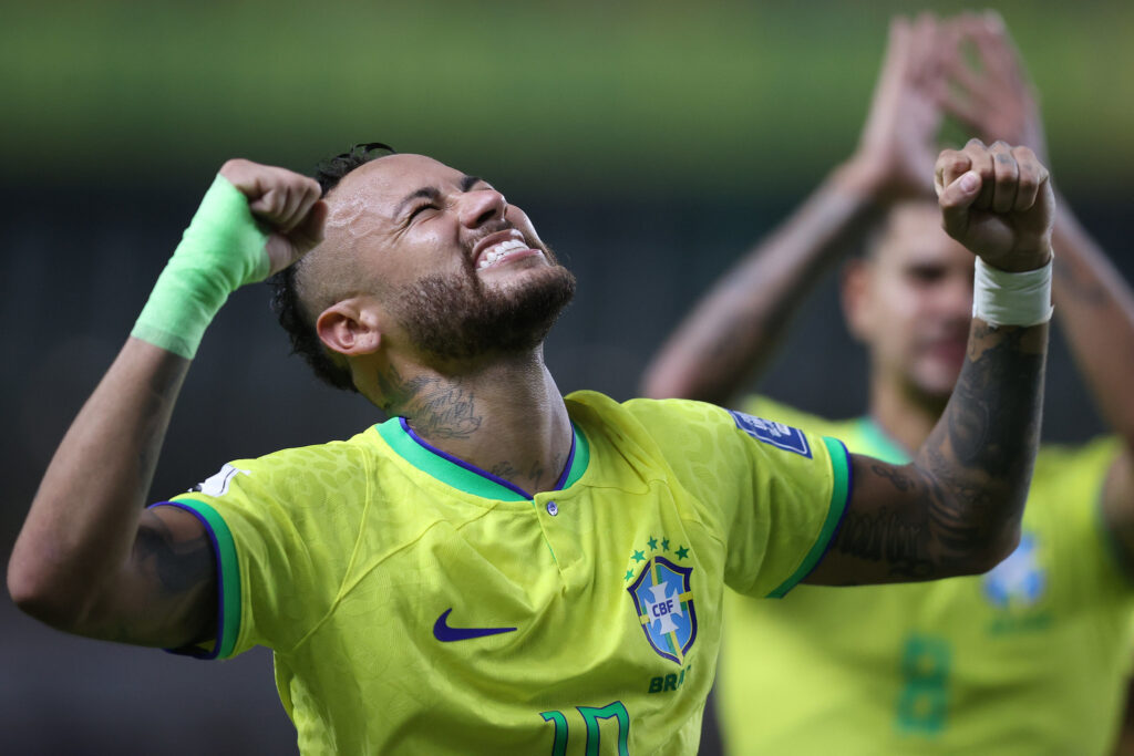 Neymar volta como “esperança” para decisões